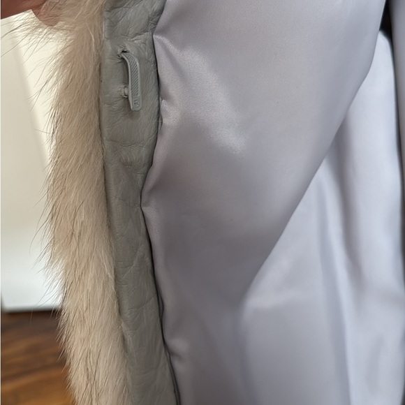 White/Cream Vintage Saga Fox Fur Jacket - Picture 5 of 10
